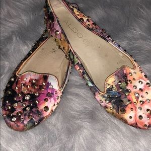 Also Colorful flats with stone design! 💖